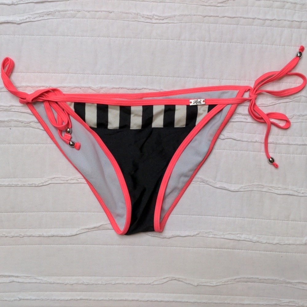 ⭐Heat bikini - Picture 3 of 4